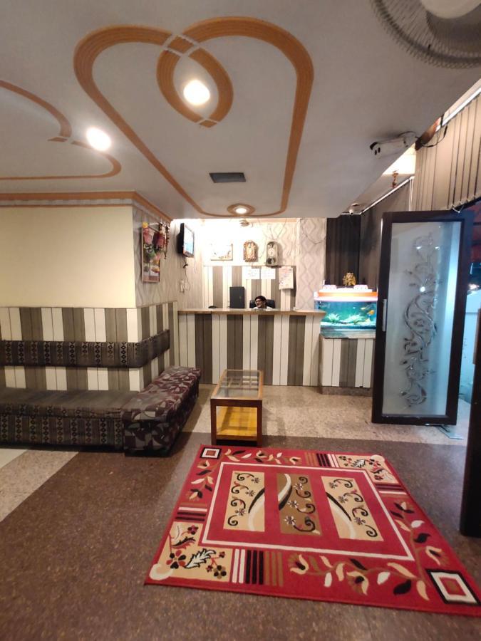 Hotel Aman Palace Prayagraj Bagian luar foto
